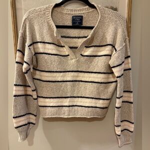 Abercrombie & Fitch Beige Striped sweater